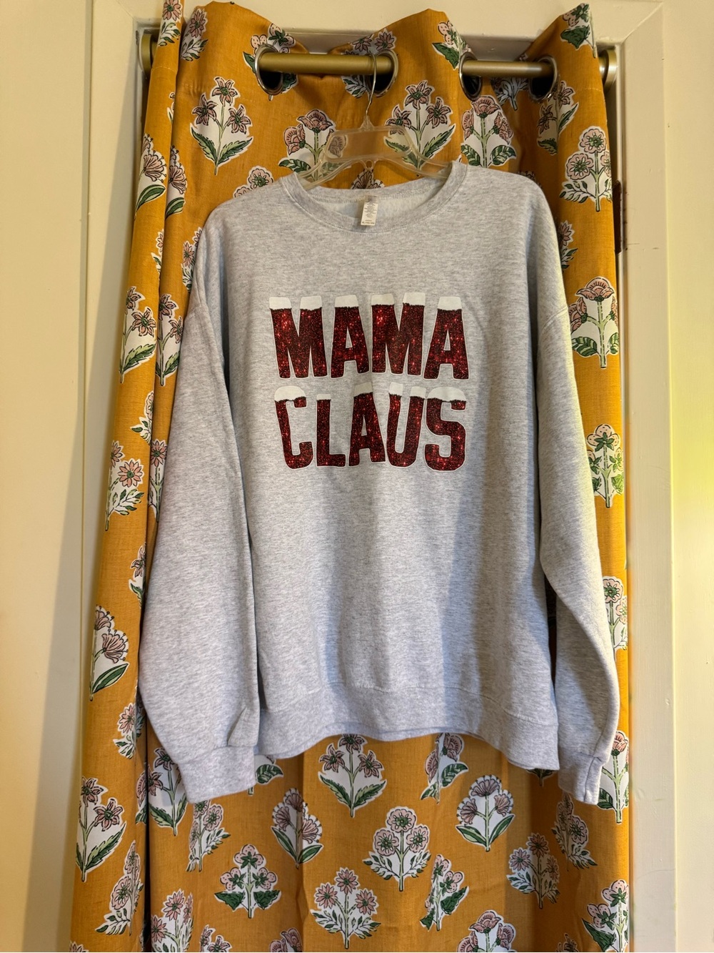 Jerzees Gray Crewneck Sweatshirt with Red Glitter 'MAMA CLAUS'